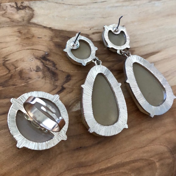 Gold Matching Ring & Earrings - Picture 3 of 5